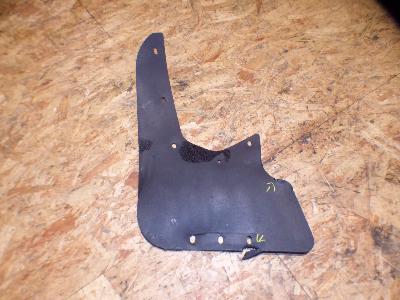 plastique avant droit 