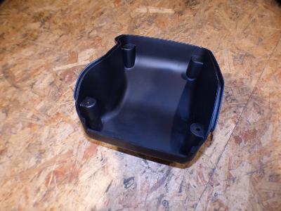 plastique avant droit 