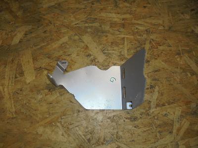 protection triangle gauche