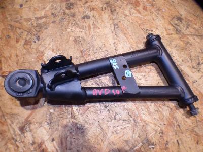 triangle avant droit supérieur