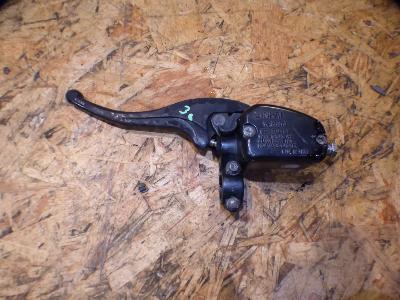 maitre cylindre gauche 