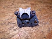 étrier avant gauche