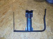 support marche pied avant gauche