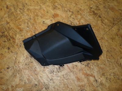 plastique avant gauche