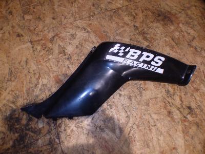 carénage latéral droit 