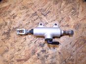 maitre cylindre de frein arrière