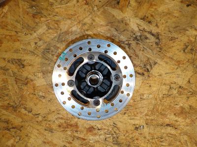 étoile de roue avant gauche avec disque de frein