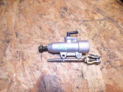 maitre cylindre de frein arrière