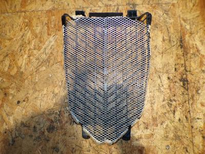 grille plastron