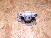 étrier avant gauche