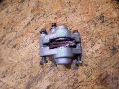 étrier arrière gauche