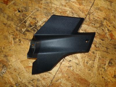 plastique avant gauche