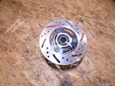 étoile de roue avant gauche avec disque 