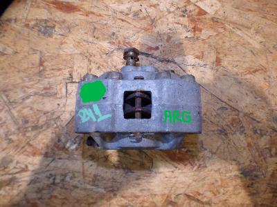 étrier arrière gauche