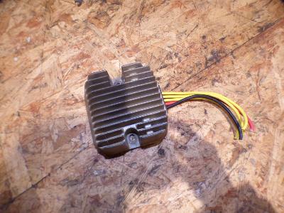 régulateur de tension 