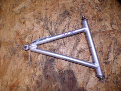 triangle avant gauche inférieur 