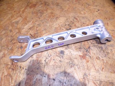 triangle arrière gauche supérieur