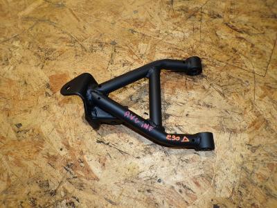 triangle avant gauche inférieur