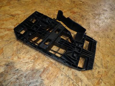 support grille pied avant droit