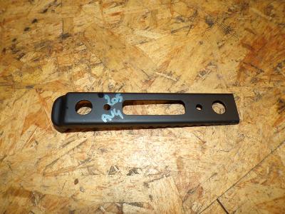 grille marche pied avant gauche
