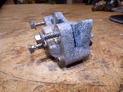 étrier avant gauche