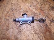 maitre cylindre de frein arrière