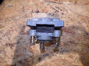 étrier arrière gauche